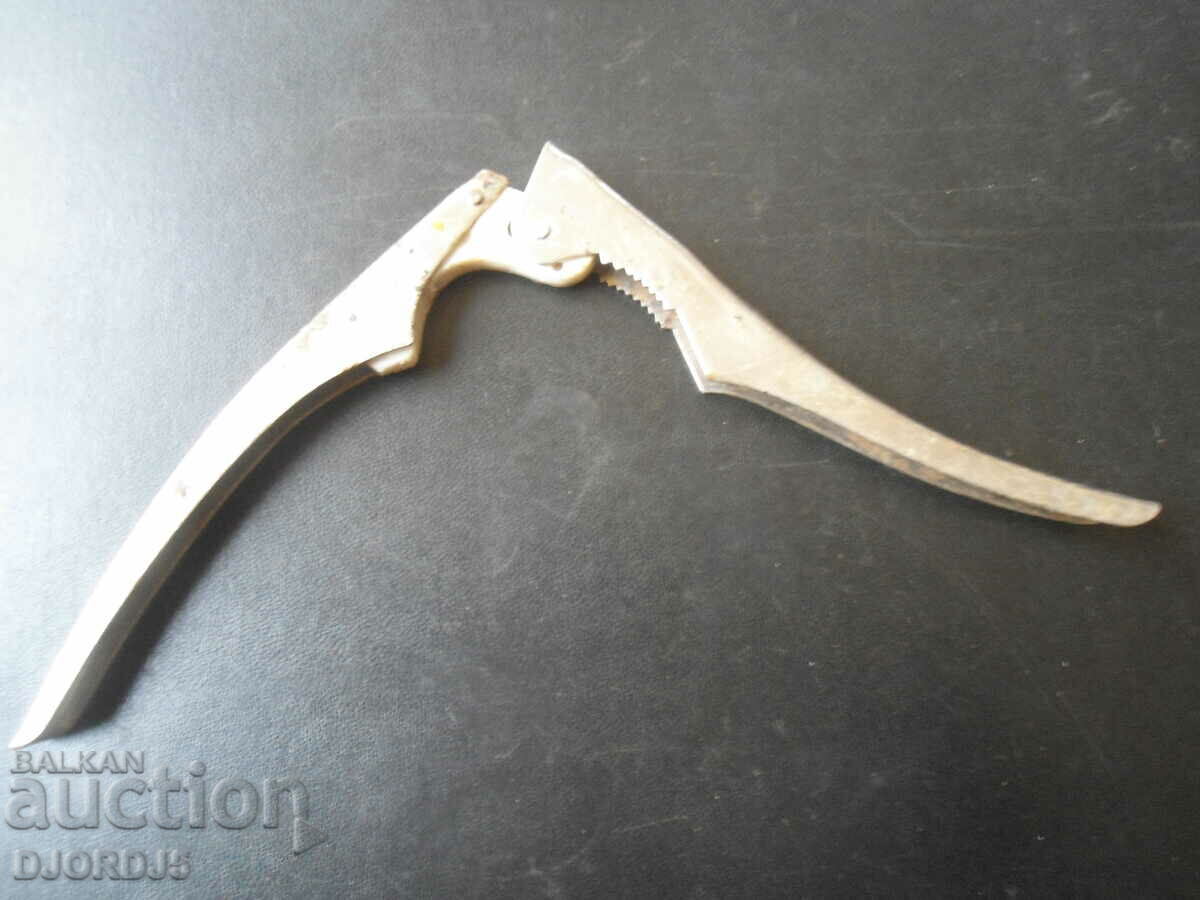 Old device with price 2.00 BGN | € 1.02 Old device with price 2.00 BGN | € 1.02