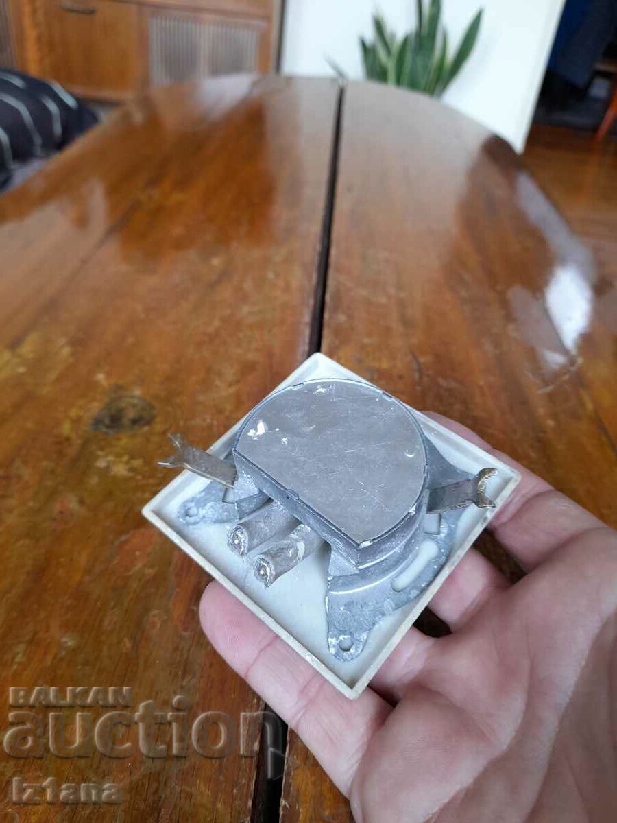 Delivery of Old TV, radio socket Delivery of Old TV, radio socket