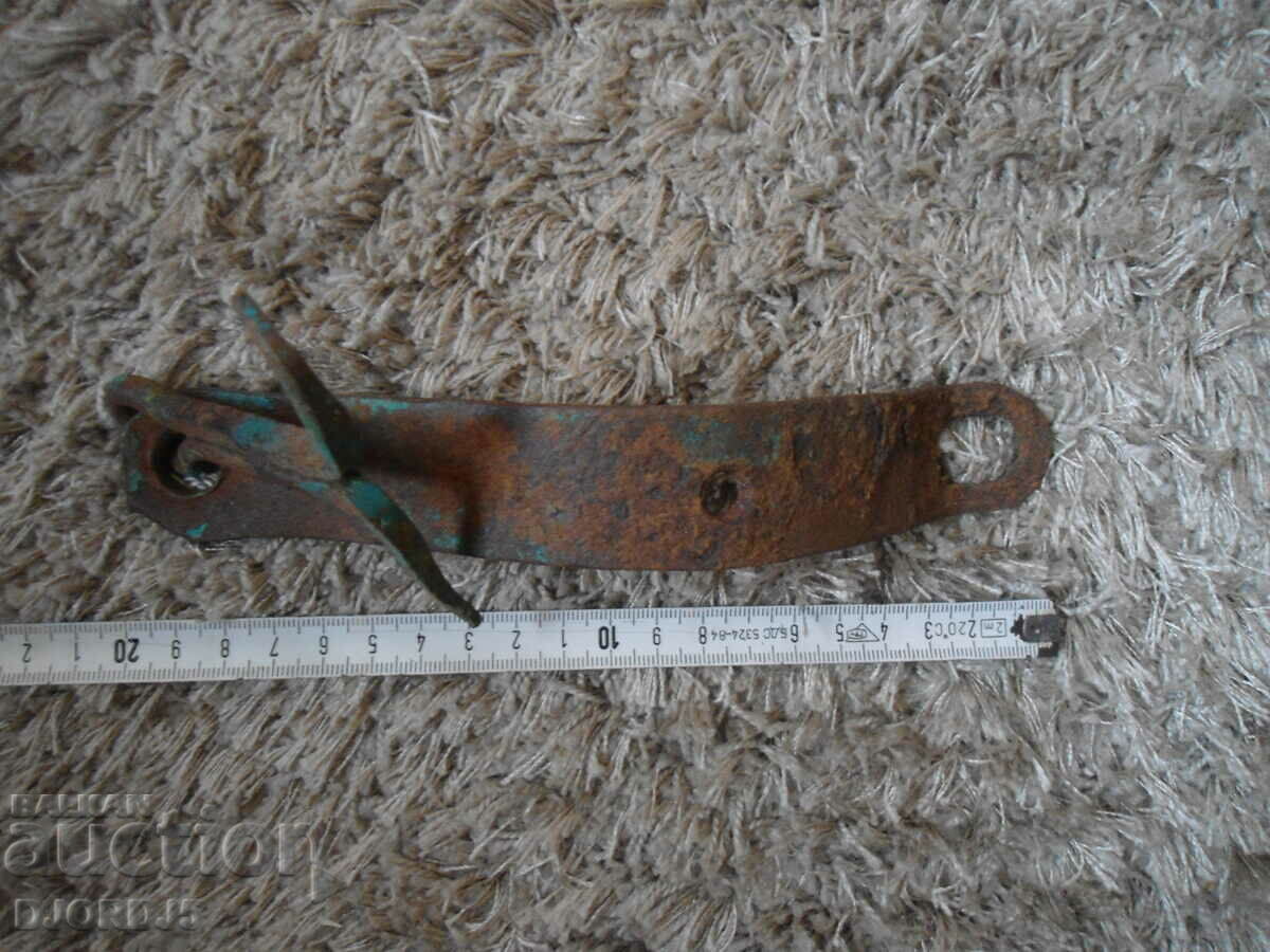 Delivery of Old wrought latch Delivery of Old wrought latch