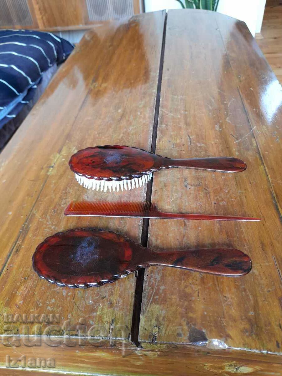 Auction Vintage Venus Women's Hair Accessories Set Auction Vintage Venus Women's Hair Accessories Set