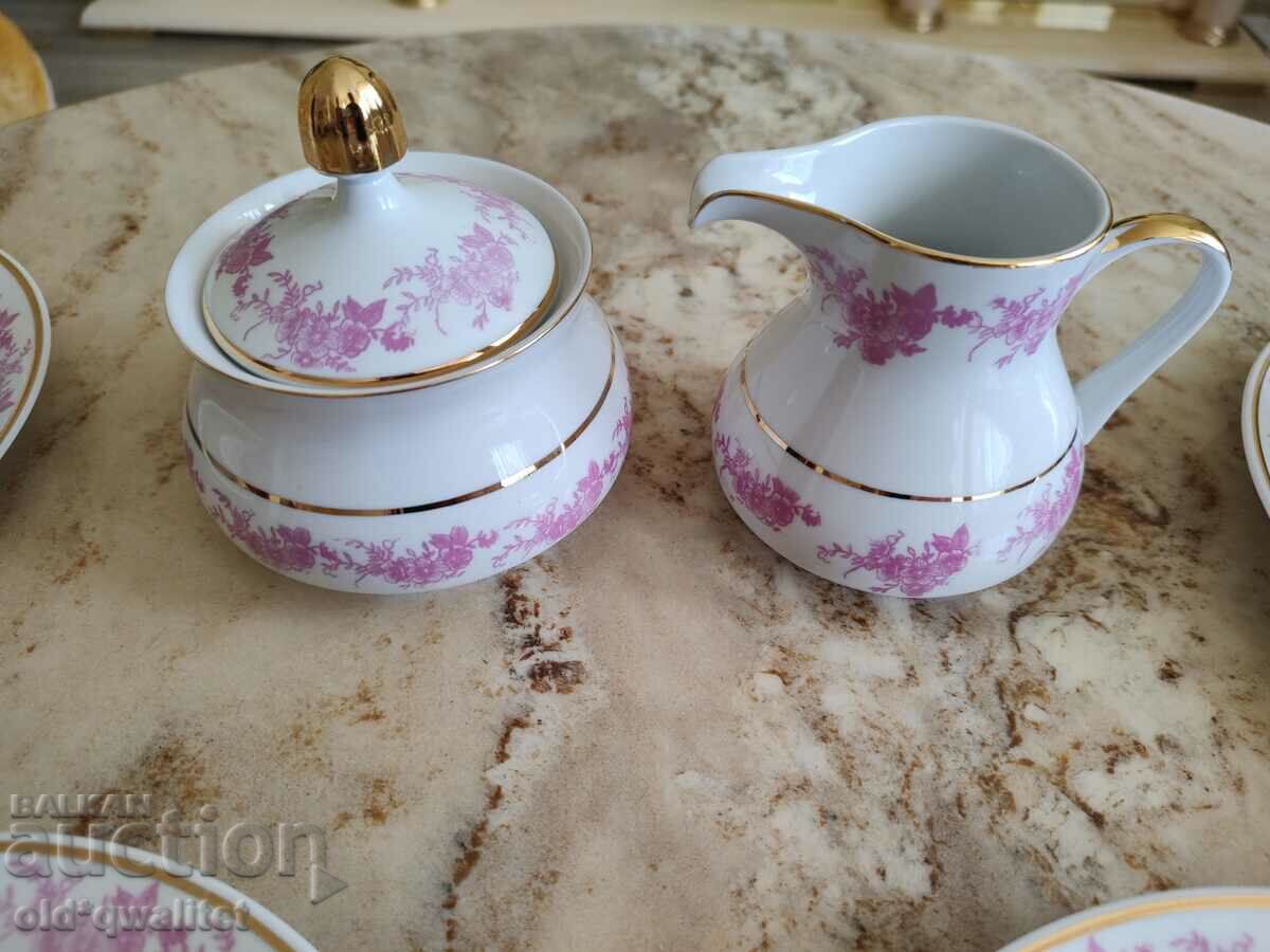 Delivery of Porcelain service - flowers zl. edge, 4 pers., Germany Weimar Delivery of Porcelain service - flowers zl. edge, 4 pers., Germany Weimar