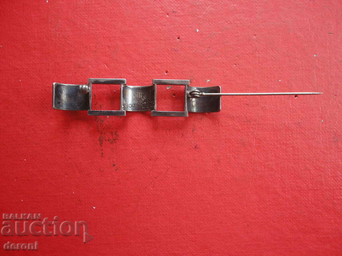 Delivery of Antique Art Silver 800 Brooch Delivery of Antique Art Silver 800 Brooch