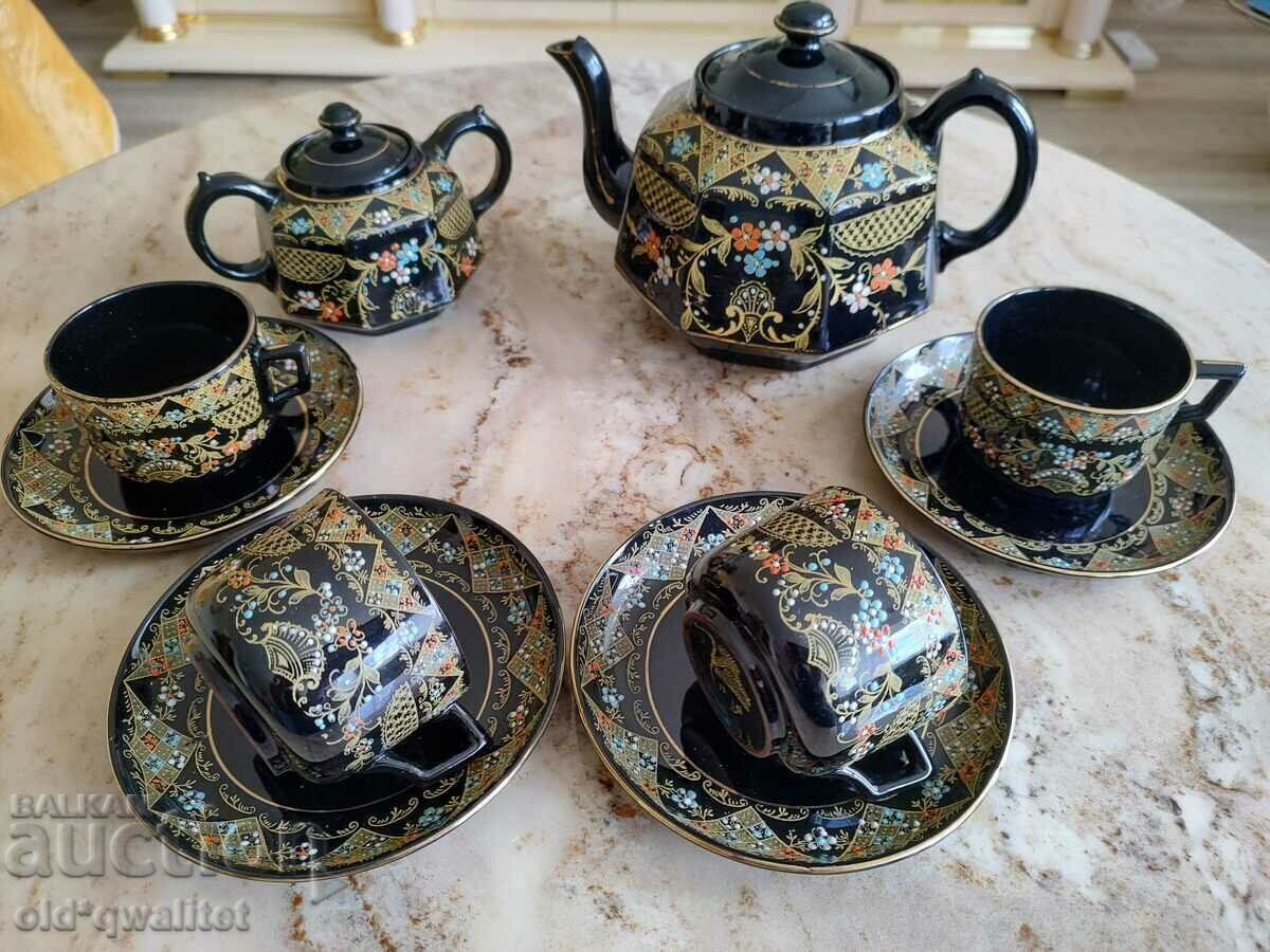 Delivery of Service - flowers zl. edging, relief, 4 pers., England ceramics Delivery of Service - flowers zl. edging, relief, 4 pers., England ceramics