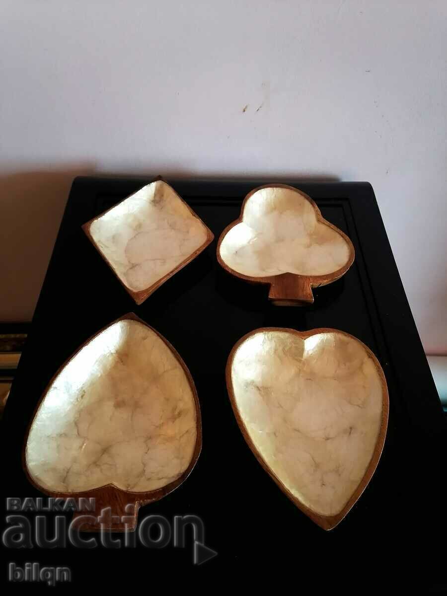 Όμορφοι ξύλινοι δίσκοι φρούτων με χρώματα καρτών Mother Of Pearl Όμορφοι ξύλινοι δίσκοι φρούτων με χρώματα καρτών Mother Of Pearl