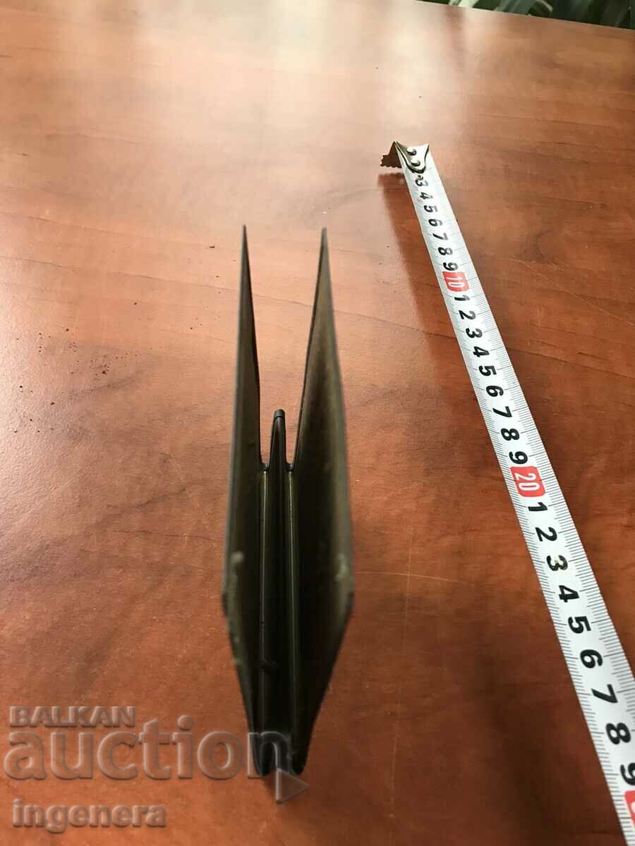 METAL SIGN ADVERTISING FOR TABLE TAVERN RESTAURANT - 5 METAL SIGN ADVERTISING FOR TABLE TAVERN RESTAURANT - 5