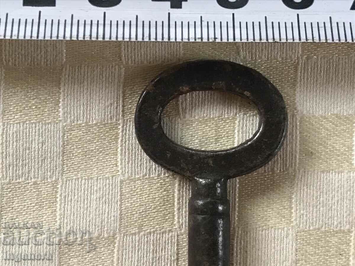 Auction ANTIQUE KEY FROM GRANDMOTHER AND GRANDFATHER'S CHESTS CUT PADLOCK Auction ANTIQUE KEY FROM GRANDMOTHER AND GRANDFATHER'S CHESTS CUT PADLOCK