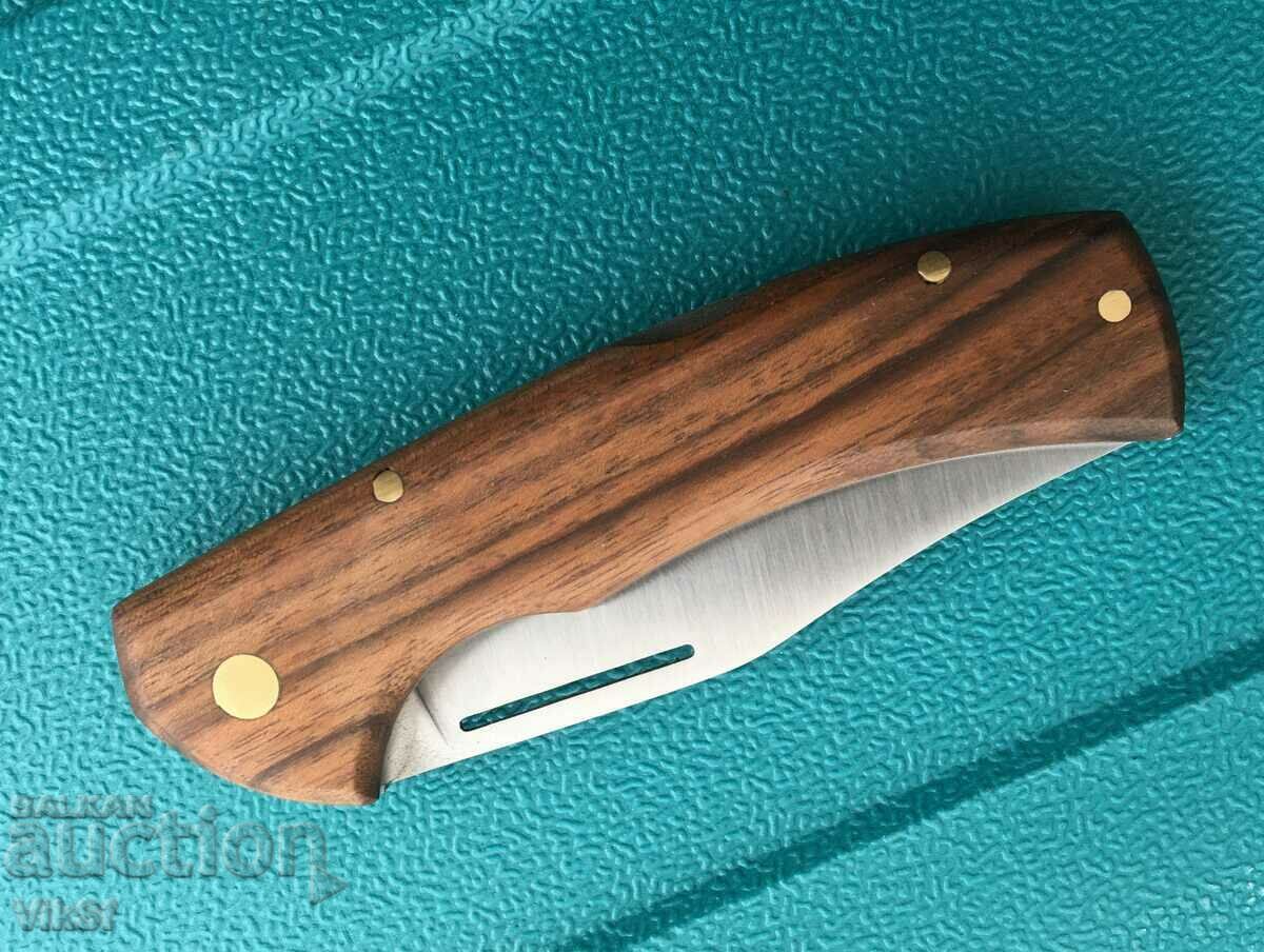 Auction  Folding knives Walnut 90x210 - Turkey