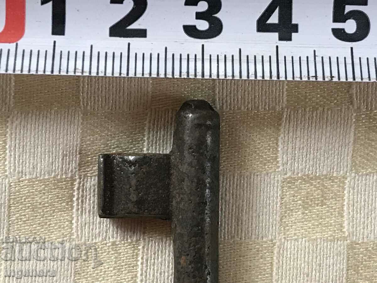 Delivery of ANTIQUE KEY FROM GRANDMOTHER AND GRANDFATHER'S CHESTS CUT PADLOCK Delivery of ANTIQUE KEY FROM GRANDMOTHER AND GRANDFATHER'S CHESTS CUT PADLOCK