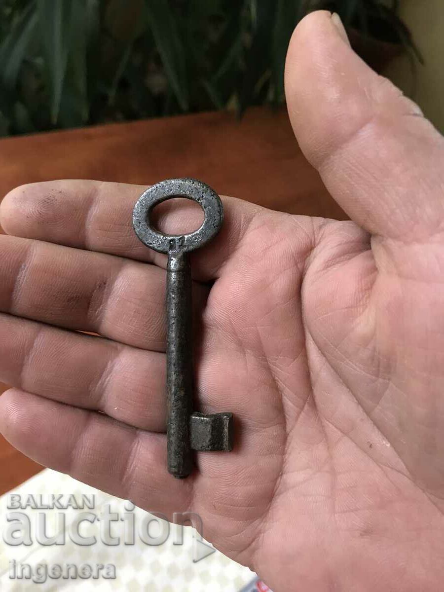 ANTIQUE KEY FROM GRANDMOTHER AND GRANDFATHER'S CHESTS CUT PADLOCK - 5 ANTIQUE KEY FROM GRANDMOTHER AND GRANDFATHER'S CHESTS CUT PADLOCK - 5