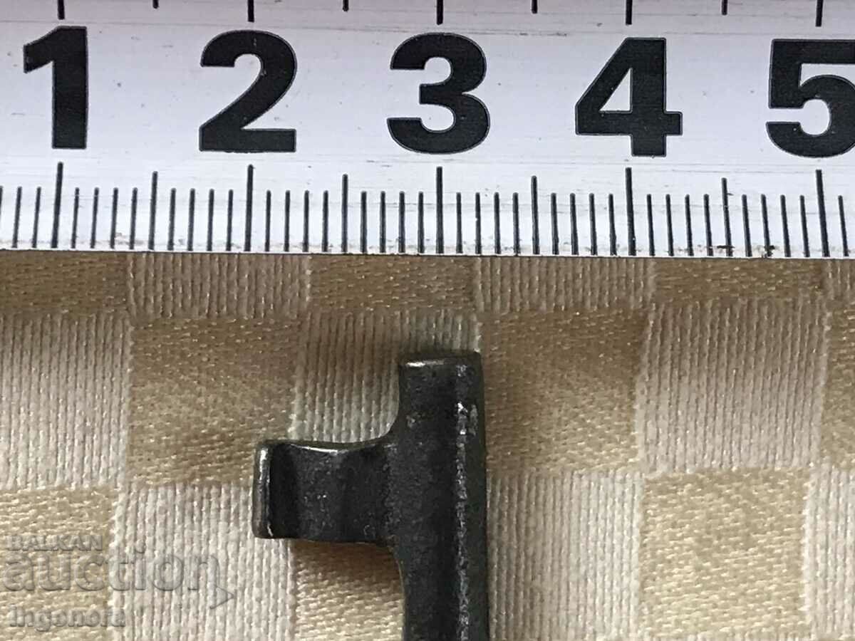 Delivery of ANTIQUE KEY FROM GRANDMOTHER AND GRANDFATHER'S CHESTS CUT PADLOCK Delivery of ANTIQUE KEY FROM GRANDMOTHER AND GRANDFATHER'S CHESTS CUT PADLOCK