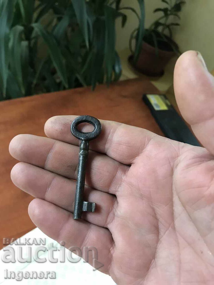 ANTIQUE KEY FROM GRANDMOTHER AND GRANDFATHER'S CHESTS CUT PADLOCK - 5 ANTIQUE KEY FROM GRANDMOTHER AND GRANDFATHER'S CHESTS CUT PADLOCK - 5