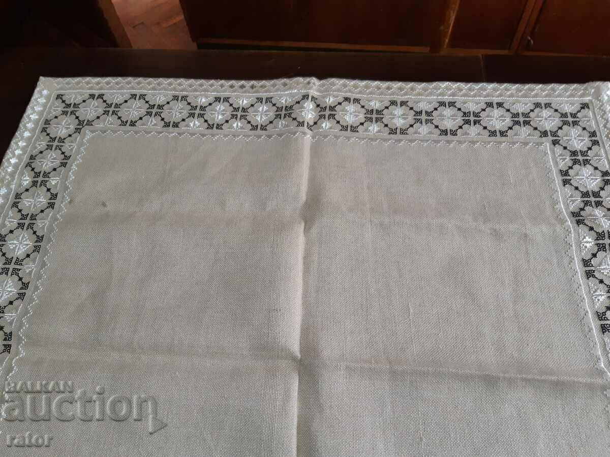 Auction Embroidered square, Tischleifer, tablecloth LINEN PANAMA Auction Embroidered square, Tischleifer, tablecloth LINEN PANAMA