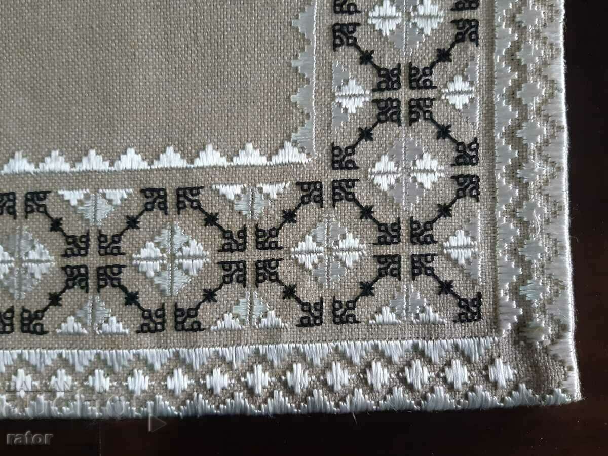 Delivery of Embroidered square, Tischleifer, tablecloth LINEN PANAMA Delivery of Embroidered square, Tischleifer, tablecloth LINEN PANAMA