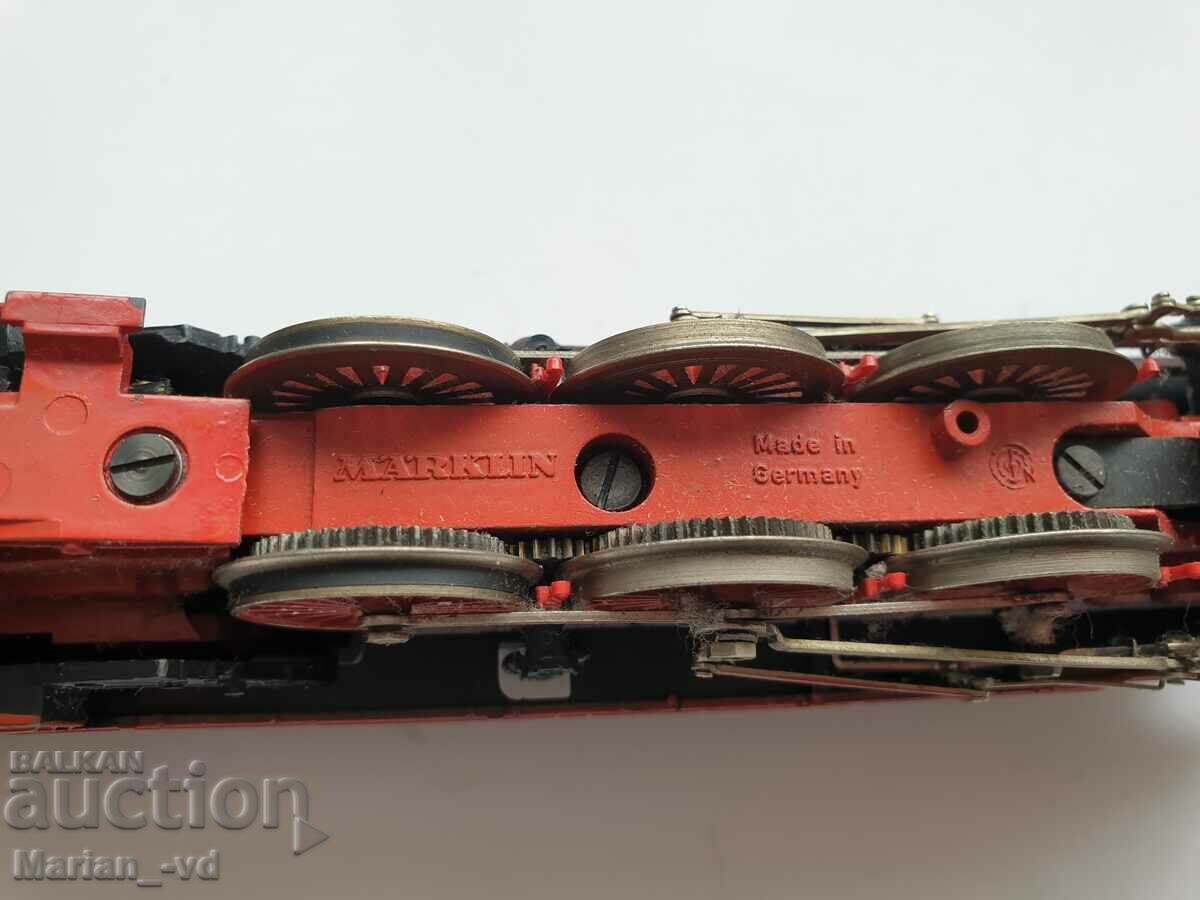 Delivery of Marklin DB 003160-9 Steam Locomotive