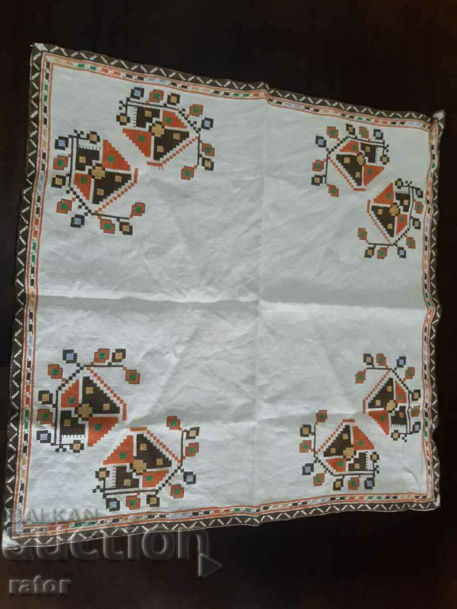 Auction Embroidered checks, tablecloths LINEN PANAMA - 5 pieces. Square Auction Embroidered checks, tablecloths LINEN PANAMA - 5 pieces. Square