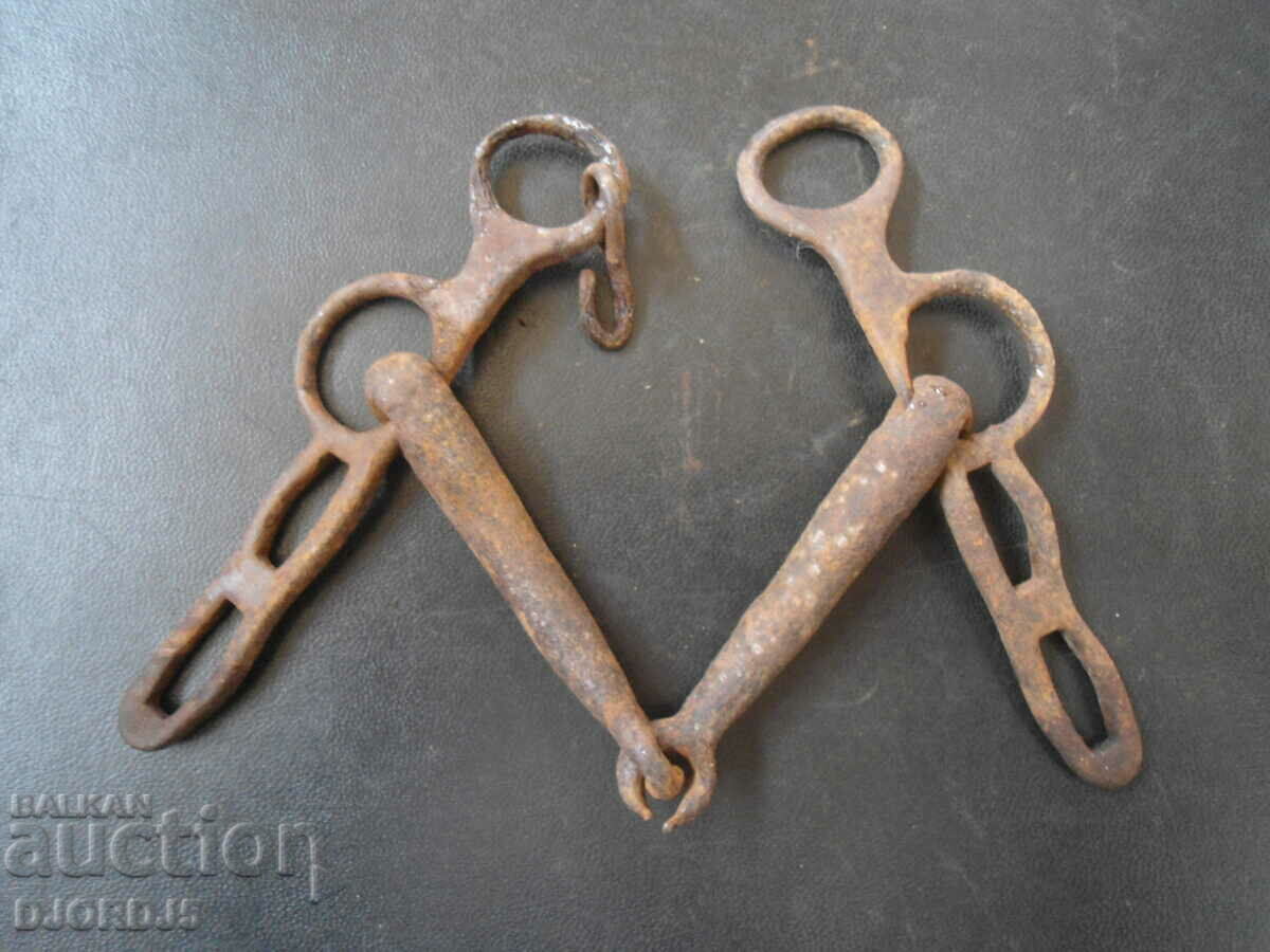 παλιά χαλινάρι με τιμή 3.00 BGN | € 1.53 παλιά χαλινάρι με τιμή 3.00 BGN | € 1.53