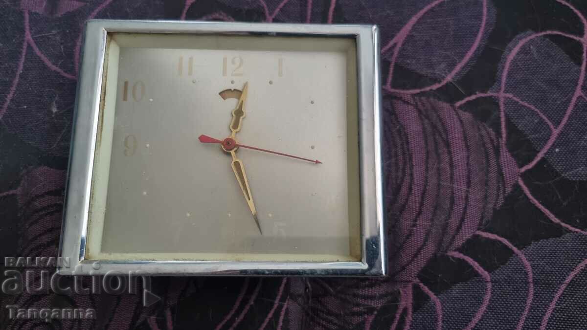 Настолен стар часовник с цена 12.00 лв. | € 6.14