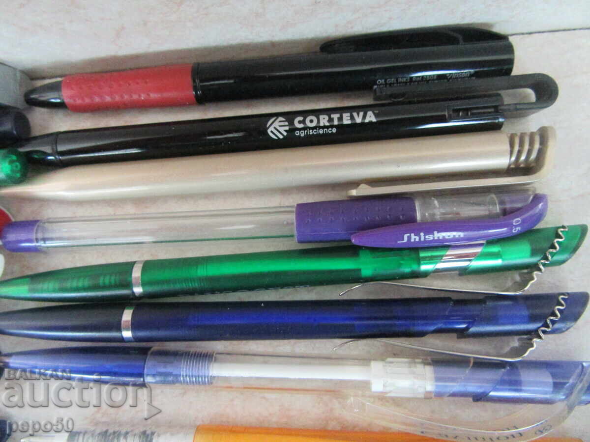 Delivery of 30 PCS. COLLECTIBLE PENS WITH INSCRIPTIONS