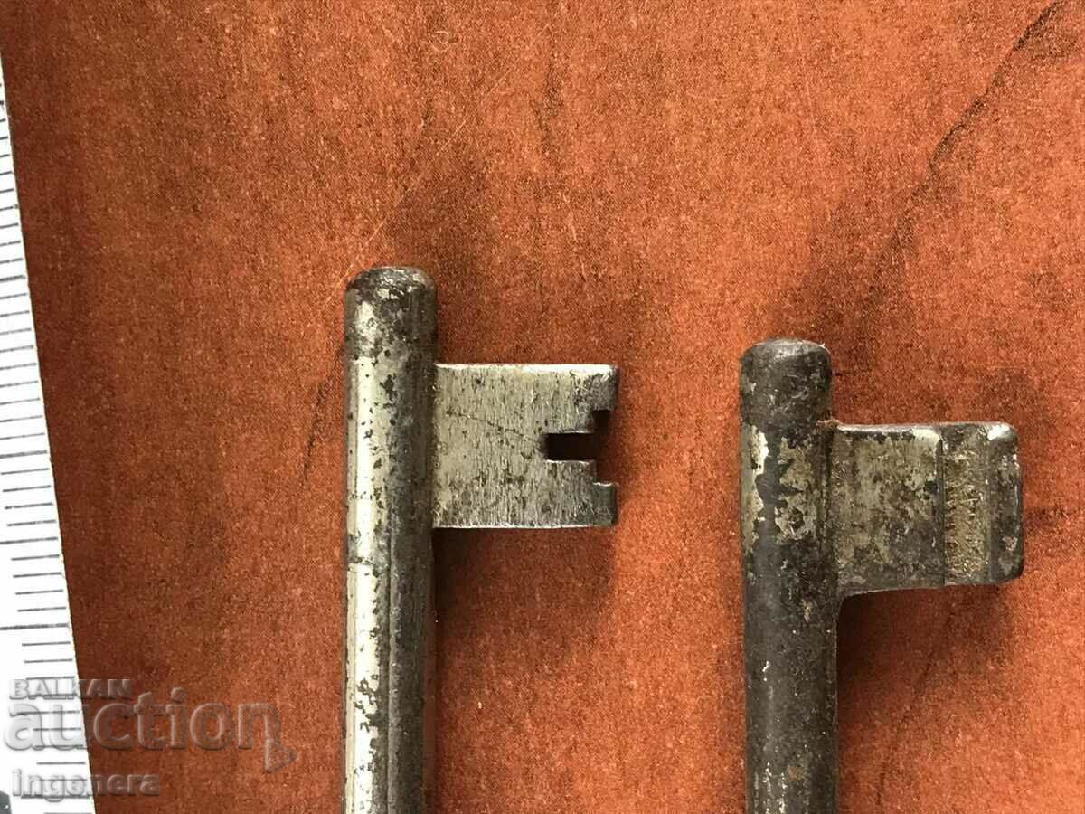 ANTIQUE KEY FROM GRANDMOTHER AND GRANDFATHER'S BOXES PADLOCK LATCH-2 NOS. - 5 ANTIQUE KEY FROM GRANDMOTHER AND GRANDFATHER'S BOXES PADLOCK LATCH-2 NOS. - 5
