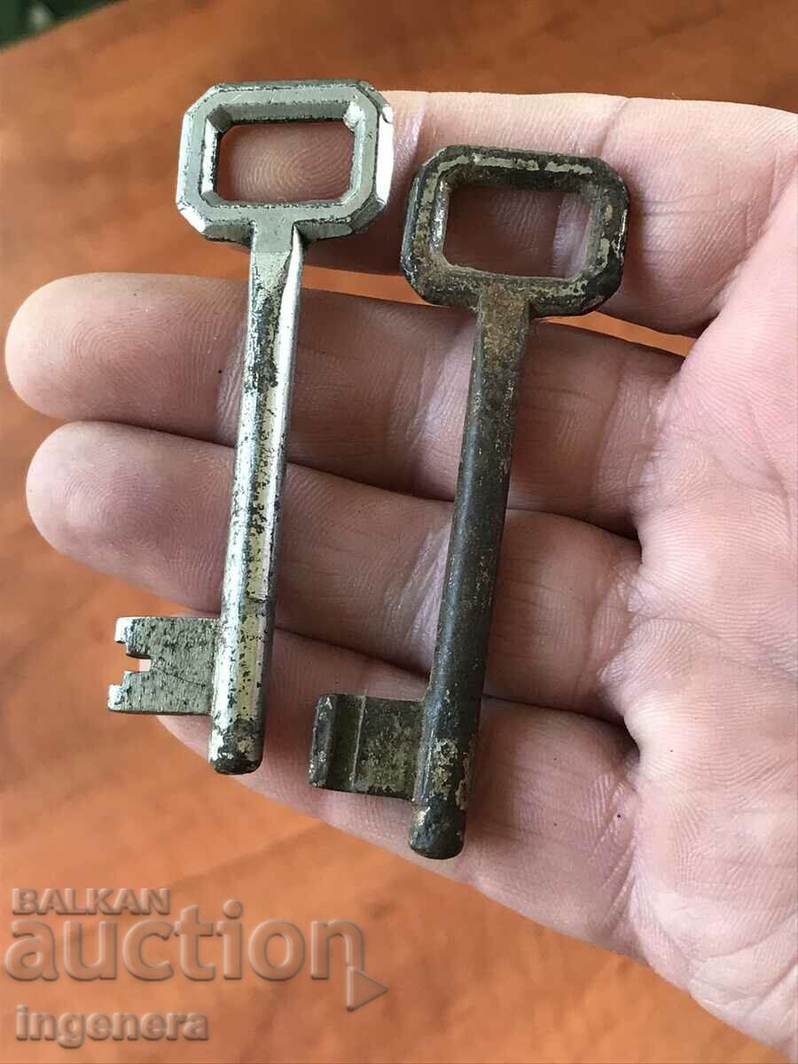 ANTIQUE KEY FROM GRANDMOTHER AND GRANDFATHER'S BOXES PADLOCK LATCH-2 NOS. - 6 ANTIQUE KEY FROM GRANDMOTHER AND GRANDFATHER'S BOXES PADLOCK LATCH-2 NOS. - 6