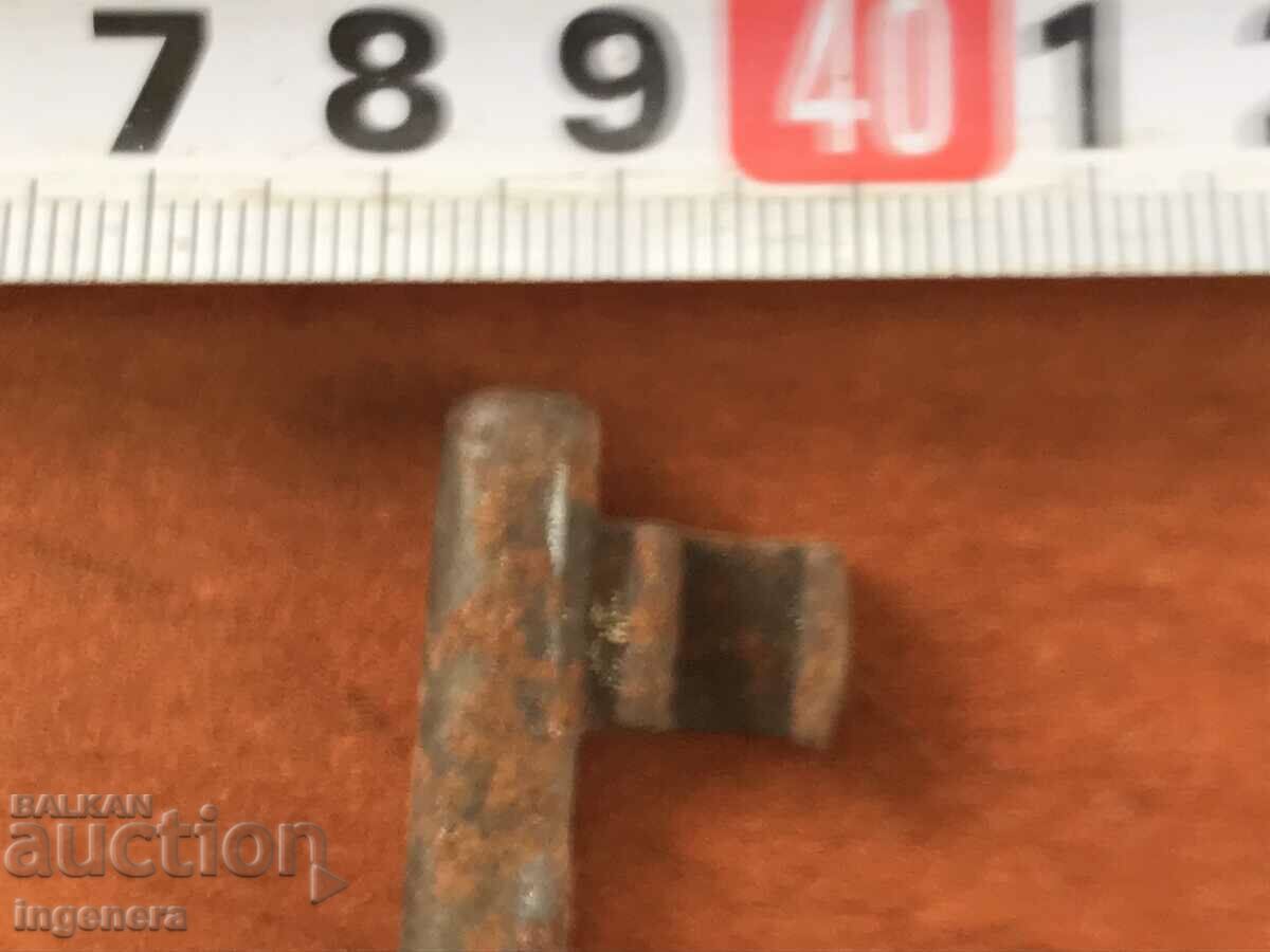 Delivery of ANTIQUE KEY FROM GRANDMOTHER AND GRANDFATHER'S CHESTS CUT PADLOCK Delivery of ANTIQUE KEY FROM GRANDMOTHER AND GRANDFATHER'S CHESTS CUT PADLOCK