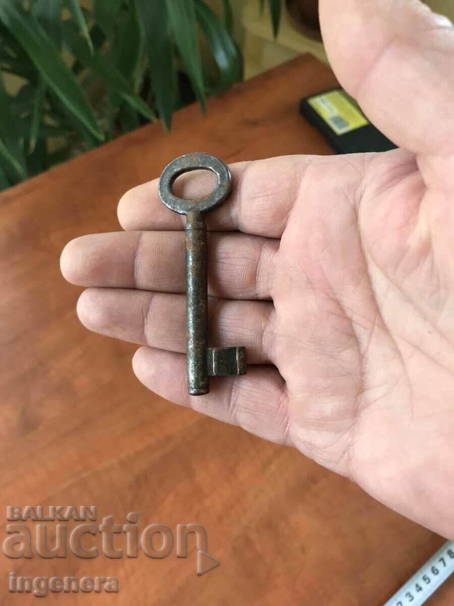 ANTIQUE KEY FROM GRANDMOTHER AND GRANDFATHER'S CHESTS CUT PADLOCK - 5 ANTIQUE KEY FROM GRANDMOTHER AND GRANDFATHER'S CHESTS CUT PADLOCK - 5