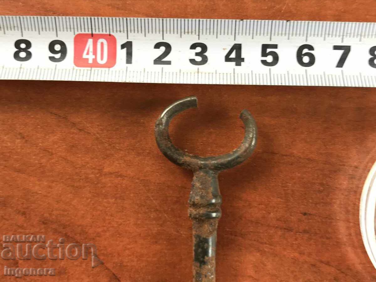 Delivery of ANTIQUE KEY FROM GRANDMOTHER AND GRANDFATHER'S CHESTS CUT PADLOCK Delivery of ANTIQUE KEY FROM GRANDMOTHER AND GRANDFATHER'S CHESTS CUT PADLOCK