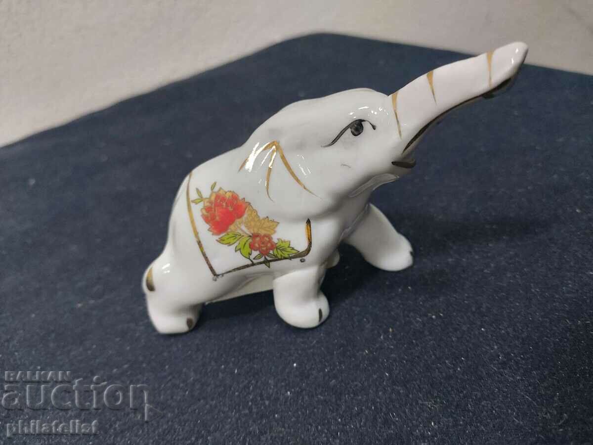 figurina #2 cu preț 3.00 BGN | € 1.53 figurina #2 cu preț 3.00 BGN | € 1.53