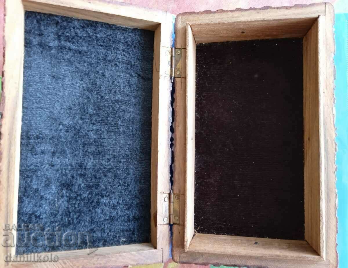 *$*Y*$* СТАРА РЪЧНО РАБОТЕНА ДЪРВЕНА КУТИЯ ДЪБ 100 Г *$*Y*$* - 7 *$*Y*$* СТАРА РЪЧНО РАБОТЕНА ДЪРВЕНА КУТИЯ ДЪБ 100 Г *$*Y*$* - 7