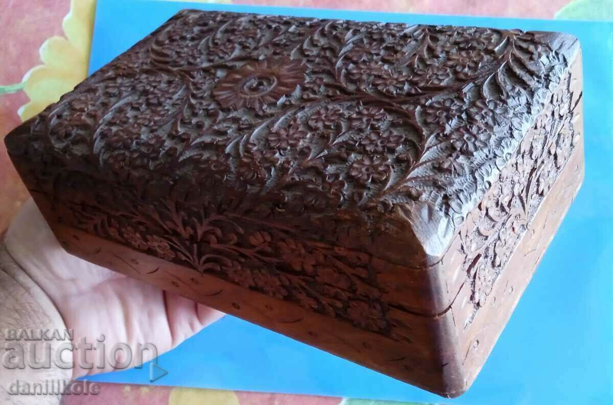 *$*Y*$* СТАРА РЪЧНО РАБОТЕНА ДЪРВЕНА КУТИЯ ДЪБ 100 Г *$*Y*$*