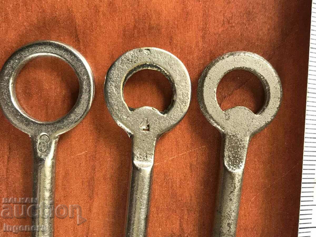 Auction ANTIQUE KEY FROM GRANDMOTHER AND GRANDFATHER'S BOXES PADLOCK CATCH-3 NOS. Auction ANTIQUE KEY FROM GRANDMOTHER AND GRANDFATHER'S BOXES PADLOCK CATCH-3 NOS.