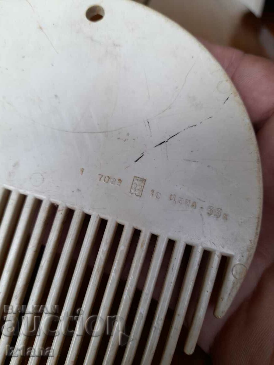 Delivery of Old comb, comb Delivery of Old comb, comb