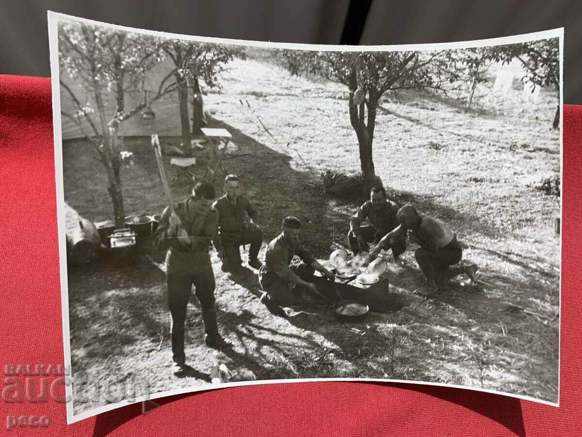 Α' Παγκόσμιος Πόλεμος 1944-45 Βουλγαρικές στρατιωτικές μονάδες Μάγειρες με τιμή 20.00 BGN | € 10.23 Α' Παγκόσμιος Πόλεμος 1944-45 Βουλγαρικές στρατιωτικές μονάδες Μάγειρες με τιμή 20.00 BGN | € 10.23