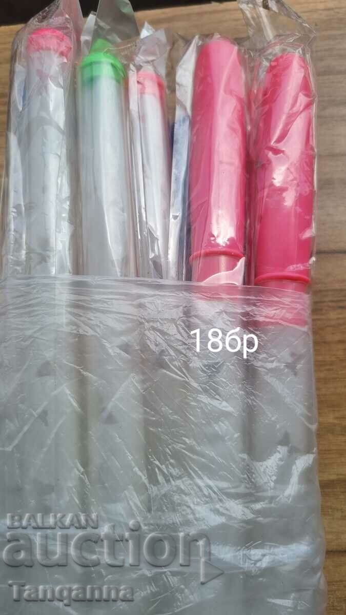 18 glow sticks with price 25.00 BGN | € 12.78 18 glow sticks with price 25.00 BGN | € 12.78