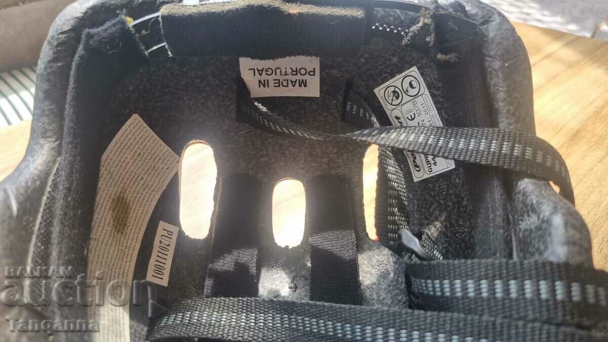 Children's helmet with price 10.00 BGN | € 5.11 Children's helmet with price 10.00 BGN | € 5.11