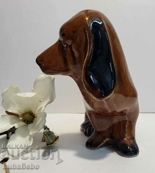 Collectible porcelain figure of a Basset Hound. - 5 Collectible porcelain figure of a Basset Hound. - 5