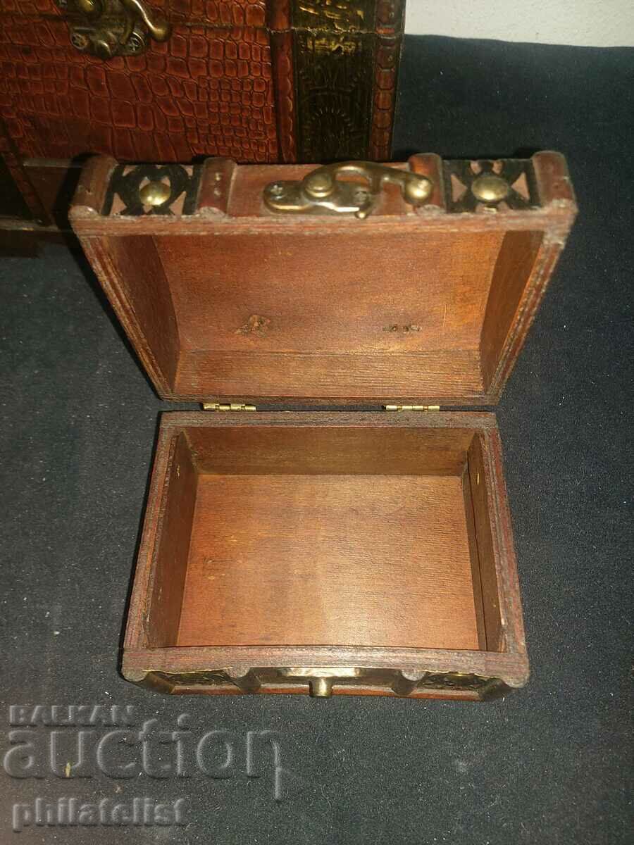 small luxury wooden box with price 11.00 BGN | € 5.62 small luxury wooden box with price 11.00 BGN | € 5.62