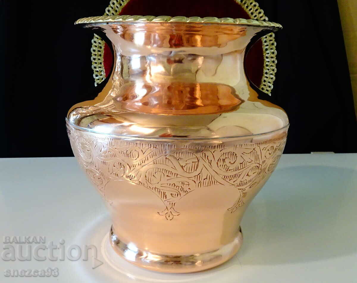 Copper vase, jug 1.2 kg.