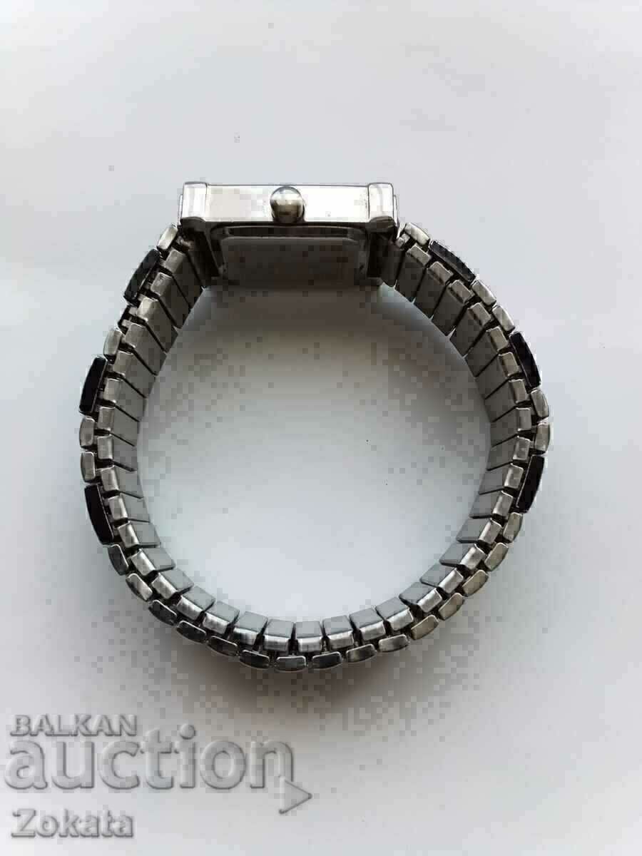 A beautiful watch. - 5 A beautiful watch. - 5