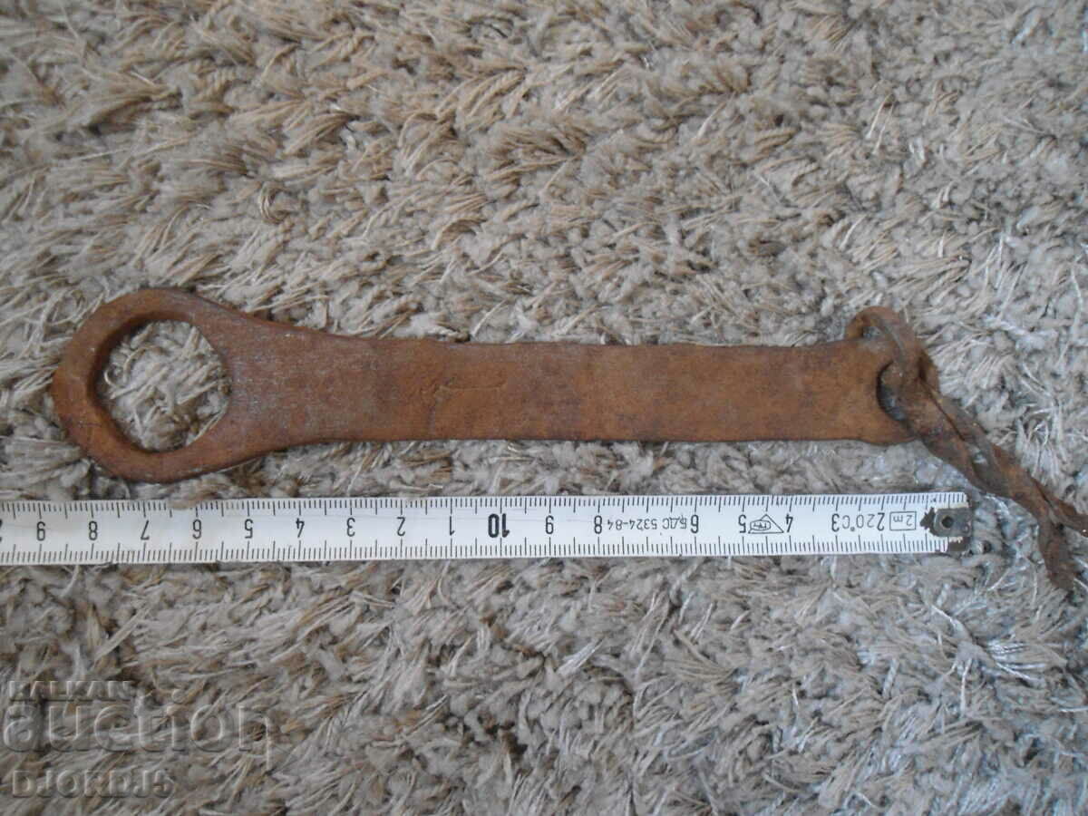 Auction Old wrought latch Auction Old wrought latch