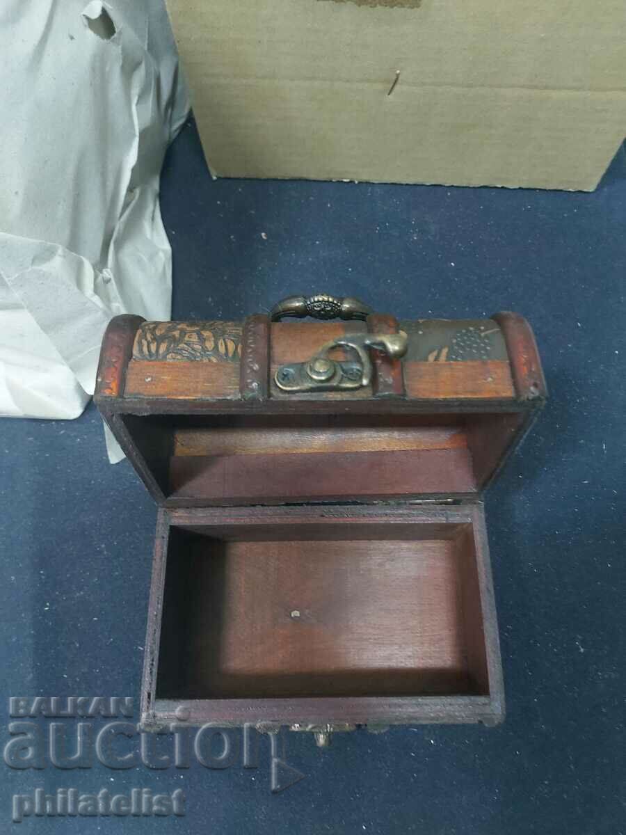 jewelry box #11 with price 11.00 BGN | € 5.62 jewelry box #11 with price 11.00 BGN | € 5.62