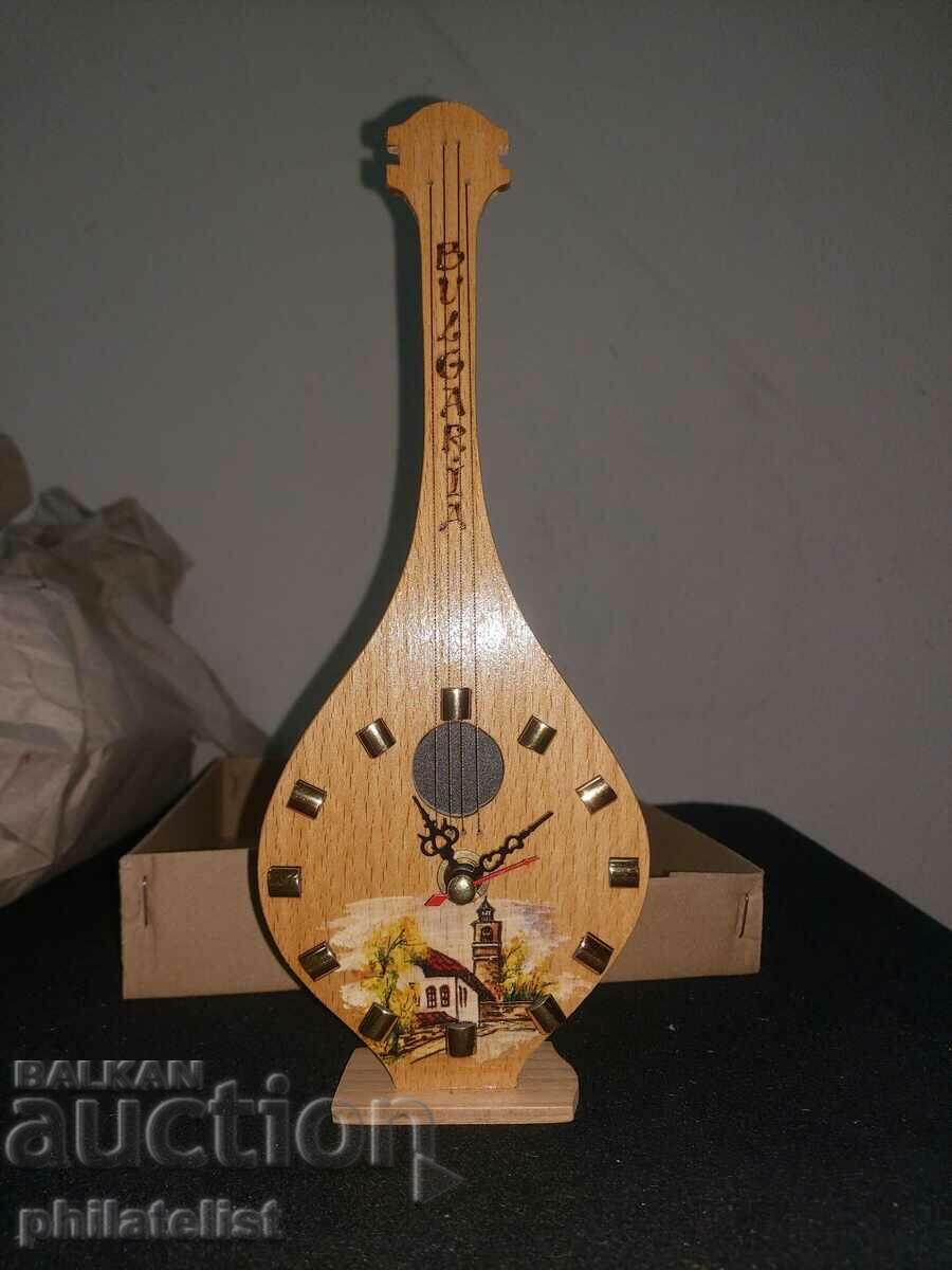 Souvenir watch, Musical instrument