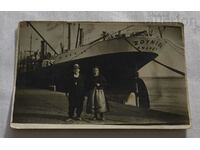 SHIP PORT FAMILY 192.. yr. PHOTO