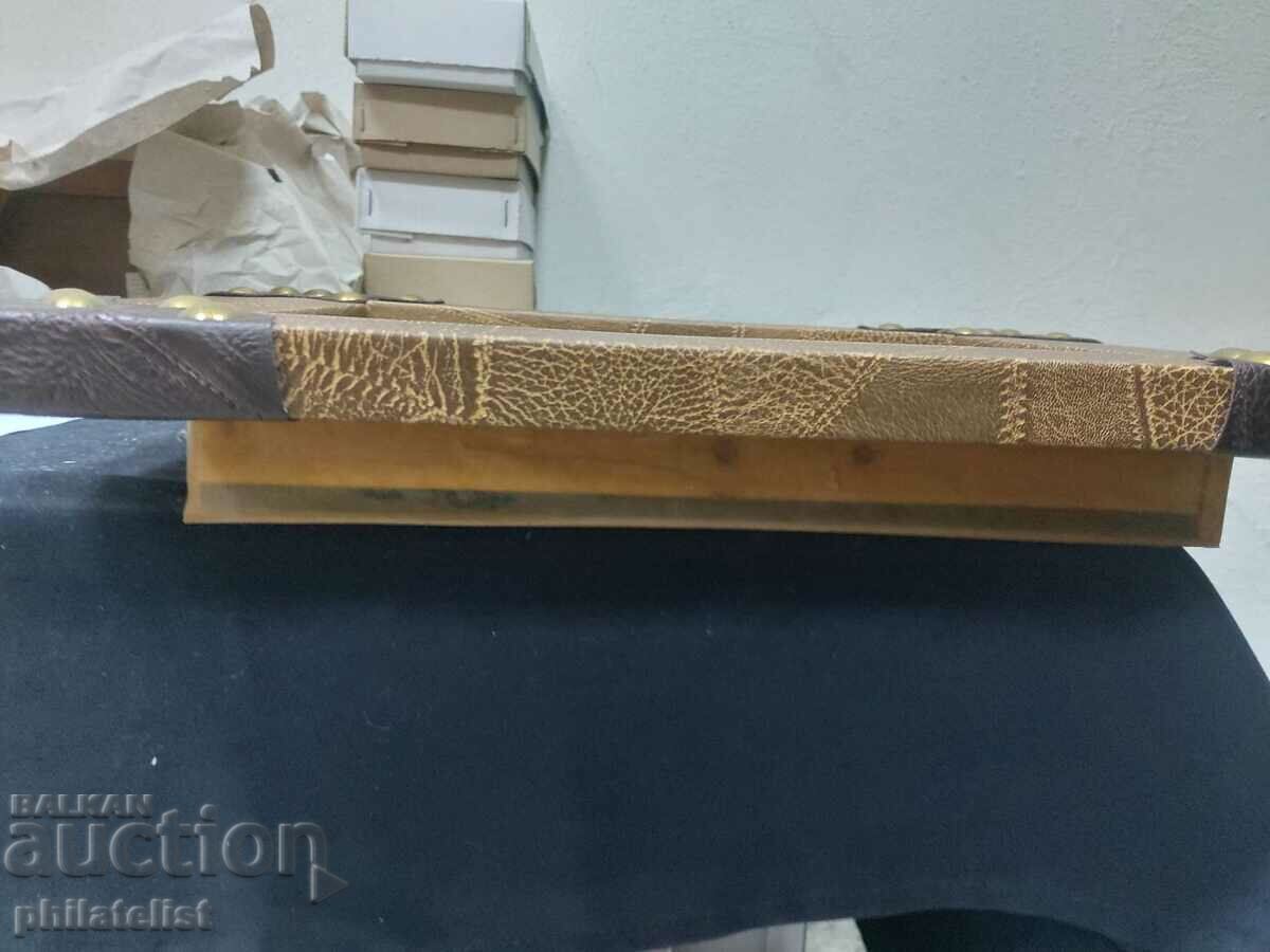 Decorative painting - pistols with price 55.00 BGN | € 28.12 Decorative painting - pistols with price 55.00 BGN | € 28.12