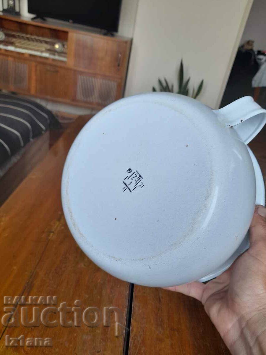 Old enamelled pot, Tsokalo - 6 Old enamelled pot, Tsokalo - 6