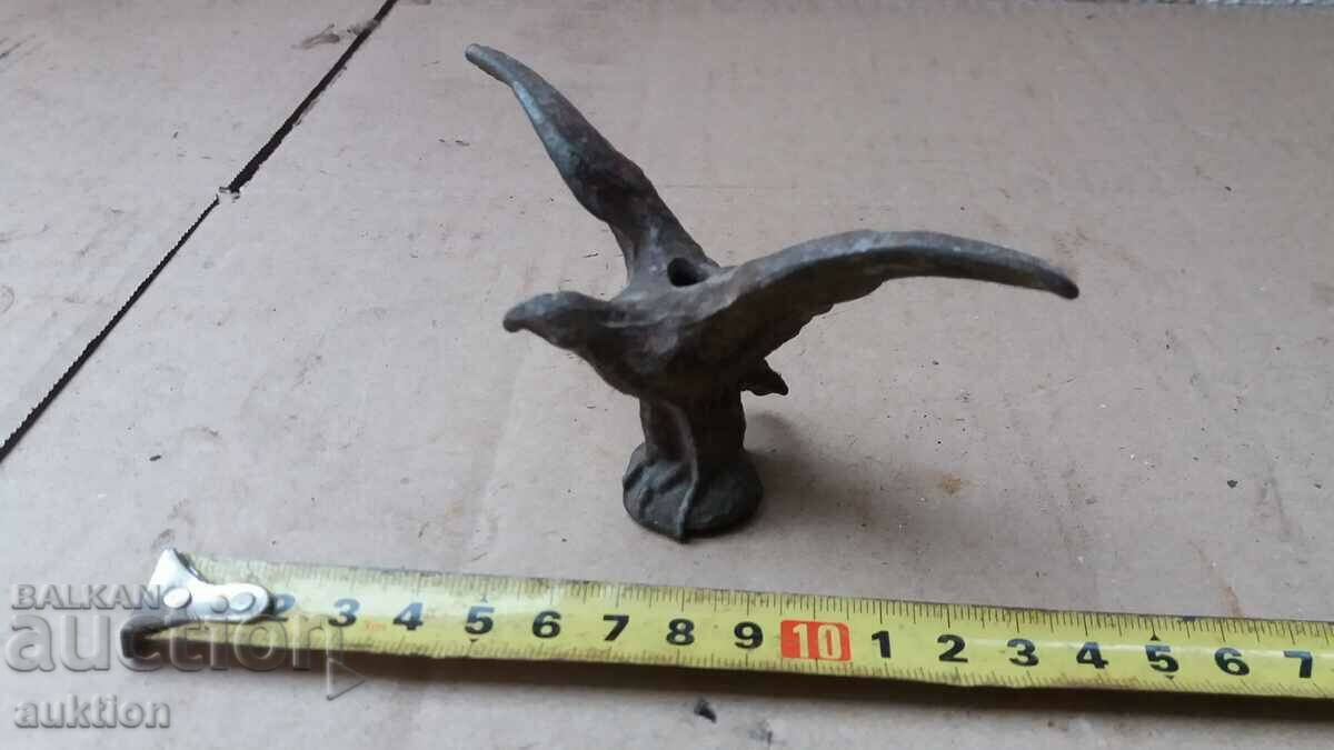 Auction Figure eagle, plastic, staple for ink, night lamp Auction Figure eagle, plastic, staple for ink, night lamp