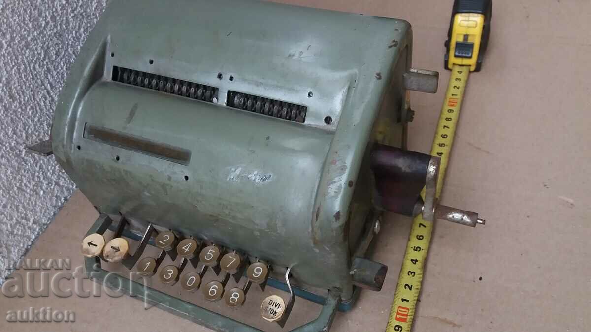 OLD CALCULATOR FROM THE 30'S OF THE LAST CENTURY TREE - 6 OLD CALCULATOR FROM THE 30'S OF THE LAST CENTURY TREE - 6