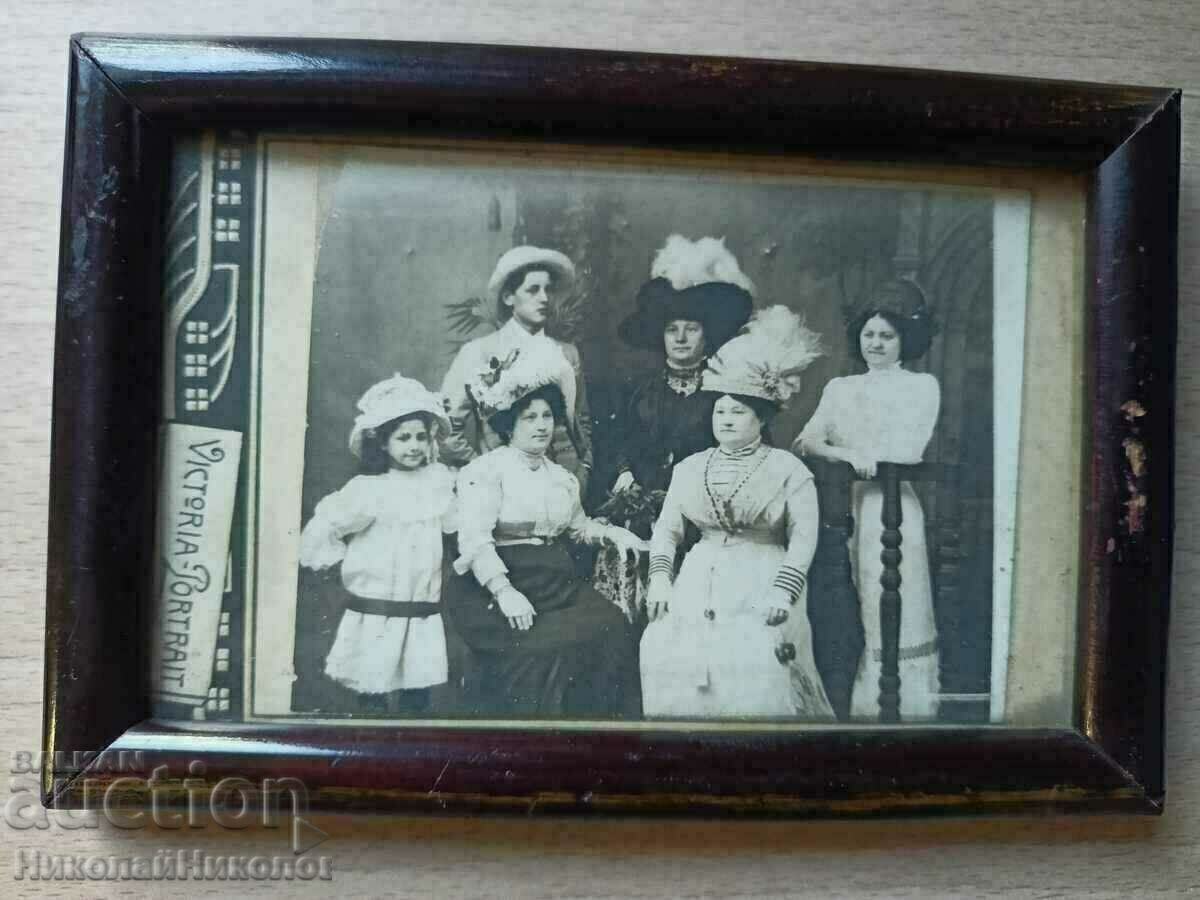 ΜΙΚΡΗ ΠΑΛΙΑ ΦΩΤΟΓΡΑΦΙΑ ΧΑΡΤΟΝΙΟΥ ΣΚΡΑΠ ΜΟΝΤΕΡΝ ΓΥΝΑΙΚΕΣ G299 ΜΙΚΡΗ ΠΑΛΙΑ ΦΩΤΟΓΡΑΦΙΑ ΧΑΡΤΟΝΙΟΥ ΣΚΡΑΠ ΜΟΝΤΕΡΝ ΓΥΝΑΙΚΕΣ G299