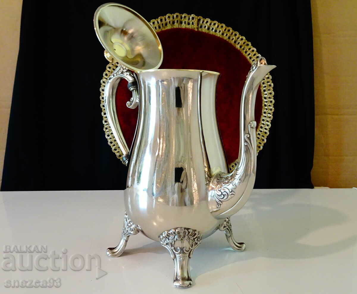 Auction Silver-plated bronze jug, baroque, 1kg Auction Silver-plated bronze jug, baroque, 1kg
