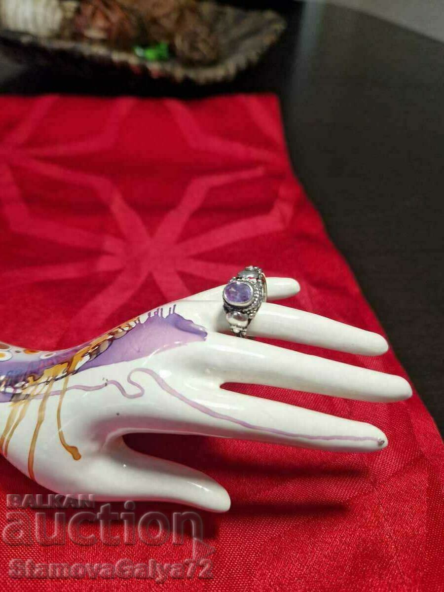 Уникален антикварен сребърен пръстен с аметист